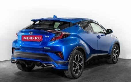 Toyota C-HR I рестайлинг, 2017 год, 1 815 000 рублей, 3 фотография