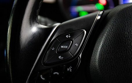 Toyota C-HR I рестайлинг, 2017 год, 1 815 000 рублей, 10 фотография