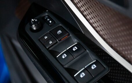 Toyota C-HR I рестайлинг, 2017 год, 1 815 000 рублей, 18 фотография