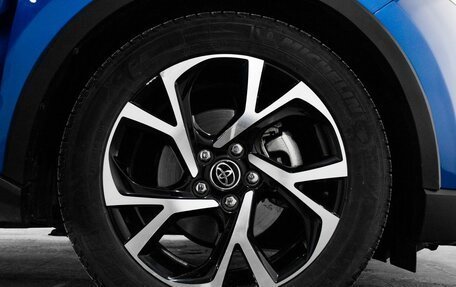 Toyota C-HR I рестайлинг, 2017 год, 1 815 000 рублей, 20 фотография