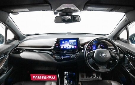 Toyota C-HR I рестайлинг, 2017 год, 1 815 000 рублей, 8 фотография