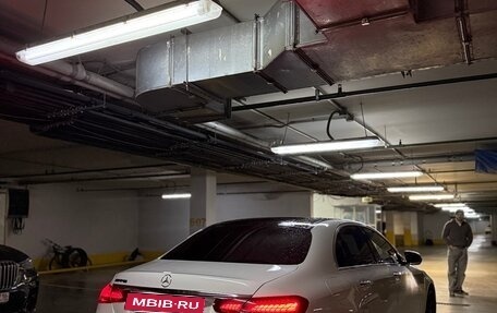 Mercedes-Benz E-Класс, 2022 год, 6 500 000 рублей, 4 фотография