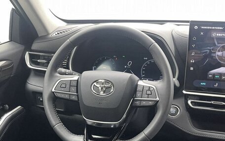 Toyota Highlander, 2025 год, 5 990 000 рублей, 20 фотография