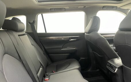 Toyota Highlander, 2025 год, 5 990 000 рублей, 13 фотография