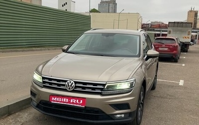 Volkswagen Tiguan II, 2018 год, 2 300 000 рублей, 1 фотография