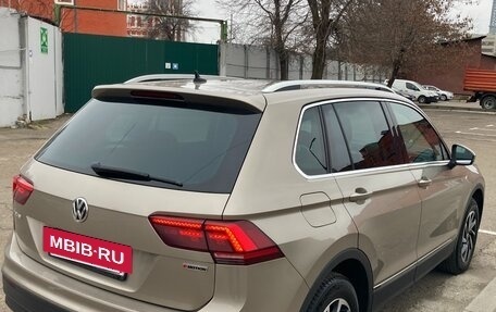 Volkswagen Tiguan II, 2018 год, 2 300 000 рублей, 4 фотография