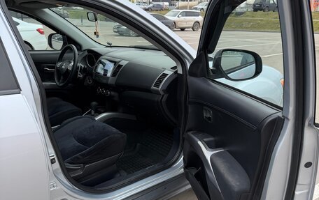 Mitsubishi Outlander III рестайлинг 3, 2010 год, 1 200 000 рублей, 9 фотография