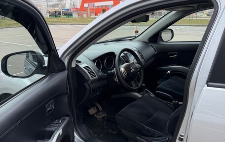 Mitsubishi Outlander III рестайлинг 3, 2010 год, 1 200 000 рублей, 16 фотография