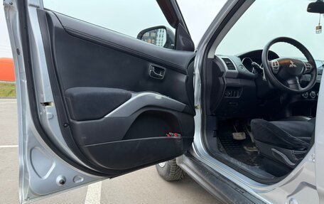 Mitsubishi Outlander III рестайлинг 3, 2010 год, 1 200 000 рублей, 17 фотография