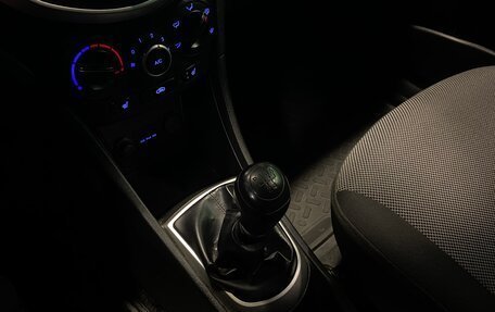 Hyundai Solaris II рестайлинг, 2011 год, 640 000 рублей, 15 фотография