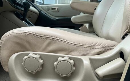 Toyota Highlander III, 2002 год, 850 000 рублей, 14 фотография