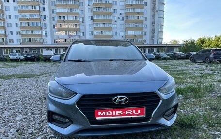 Hyundai Solaris II рестайлинг, 2017 год, 800 000 рублей, 1 фотография