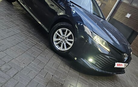 Toyota Camry, 2019 год, 1 850 000 рублей, 5 фотография