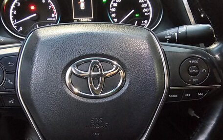 Toyota Camry, 2019 год, 1 850 000 рублей, 14 фотография