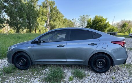 Hyundai Solaris II рестайлинг, 2017 год, 800 000 рублей, 7 фотография