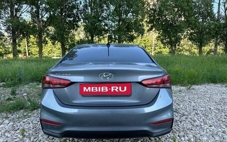 Hyundai Solaris II рестайлинг, 2017 год, 800 000 рублей, 5 фотография