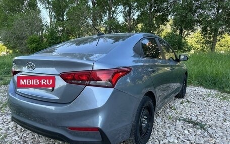 Hyundai Solaris II рестайлинг, 2017 год, 800 000 рублей, 4 фотография