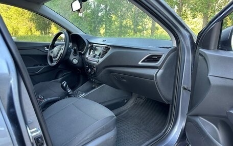 Hyundai Solaris II рестайлинг, 2017 год, 800 000 рублей, 10 фотография