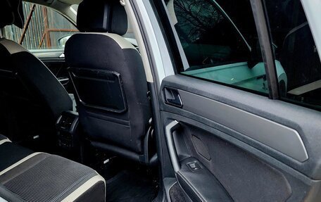 Volkswagen Tiguan II, 2018 год, 3 450 000 рублей, 13 фотография