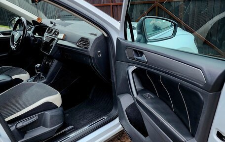 Volkswagen Tiguan II, 2018 год, 3 450 000 рублей, 8 фотография