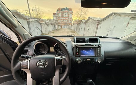 Toyota Land Cruiser Prado 150 рестайлинг 2, 2015 год, 2 850 000 рублей, 9 фотография