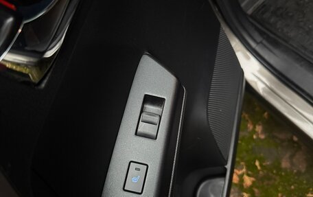 Toyota RAV4, 2017 год, 1 900 000 рублей, 7 фотография