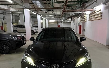 Toyota Camry, 2021 год, 2 950 000 рублей, 1 фотография