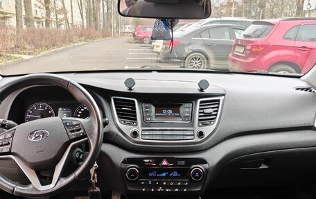 Hyundai Tucson III, 2018 год, 2 000 000 рублей, 10 фотография