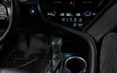 Toyota Camry, 2021 год, 2 950 000 рублей, 6 фотография