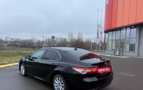 Toyota Camry, 2021 год, 2 900 000 рублей, 5 фотография