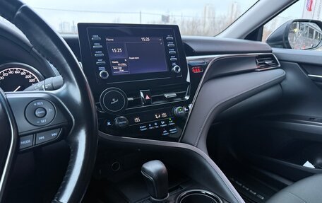 Toyota Camry, 2021 год, 2 900 000 рублей, 11 фотография