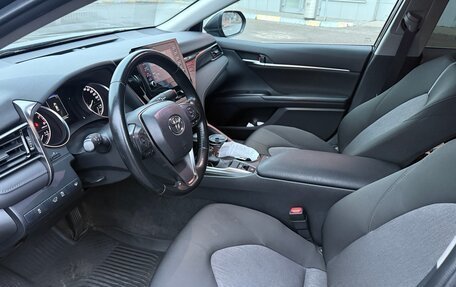 Toyota Camry, 2021 год, 2 900 000 рублей, 15 фотография