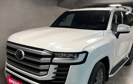 Toyota Land Cruiser, 2022 год, 11 800 000 рублей, 2 фотография