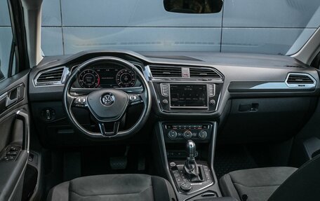 Volkswagen Tiguan II, 2017 год, 2 399 000 рублей, 8 фотография