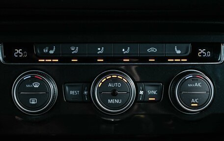 Volkswagen Tiguan II, 2017 год, 2 399 000 рублей, 18 фотография