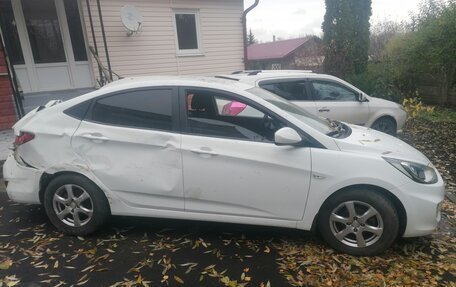 Hyundai Solaris II рестайлинг, 2012 год, 267 500 рублей, 1 фотография