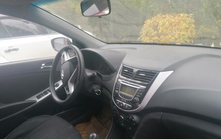 Hyundai Solaris II рестайлинг, 2012 год, 267 500 рублей, 6 фотография