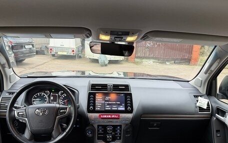 Toyota Land Cruiser Prado 150 рестайлинг 2, 2021 год, 8 000 000 рублей, 8 фотография