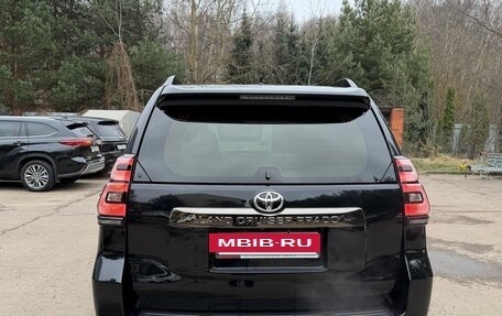 Toyota Land Cruiser Prado 150 рестайлинг 2, 2021 год, 8 000 000 рублей, 5 фотография