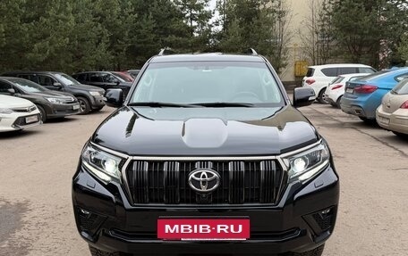 Toyota Land Cruiser Prado 150 рестайлинг 2, 2021 год, 8 000 000 рублей, 3 фотография