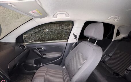 Volkswagen Polo VI (EU Market), 2012 год, 800 000 рублей, 3 фотография