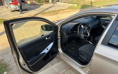 Hyundai Solaris II рестайлинг, 2011 год, 600 000 рублей, 5 фотография