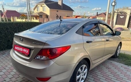 Hyundai Solaris II рестайлинг, 2011 год, 600 000 рублей, 4 фотография
