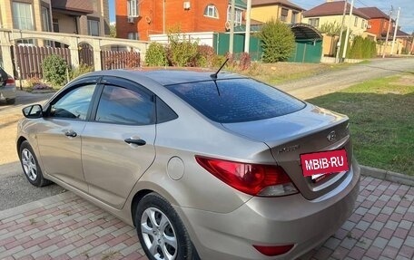 Hyundai Solaris II рестайлинг, 2011 год, 600 000 рублей, 3 фотография