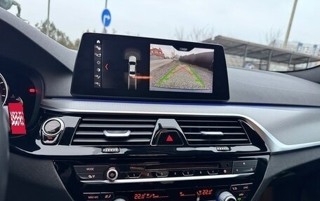 BMW 5 серия, 2018 год, 3 050 000 рублей, 16 фотография