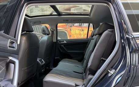 Volkswagen Tiguan, 2024 год, 4 240 000 рублей, 10 фотография