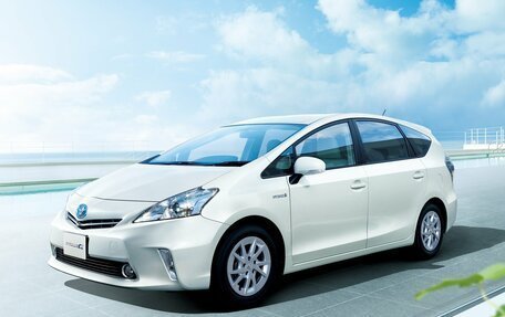 Toyota Prius Alpha I (ZVW40/41), 2013 год, 1 350 000 рублей, 1 фотография