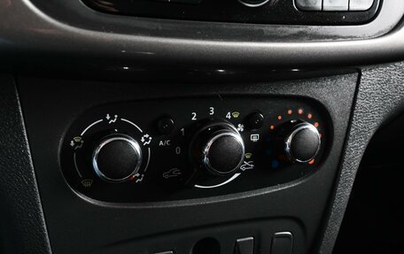 Renault Logan II, 2020 год, 699 000 рублей, 13 фотография