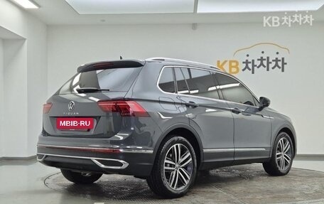 Volkswagen Tiguan II, 2021 год, 3 350 000 рублей, 4 фотография