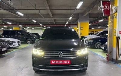 Volkswagen Tiguan II, 2022 год, 3 000 000 рублей, 1 фотография